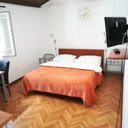 Apartments And Room Merica Guest house 3*