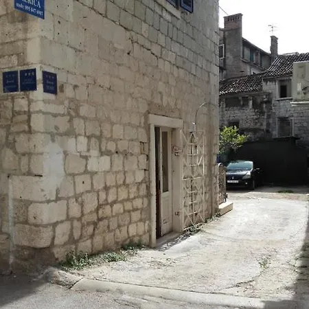 Guest house Apartments And Room Merica